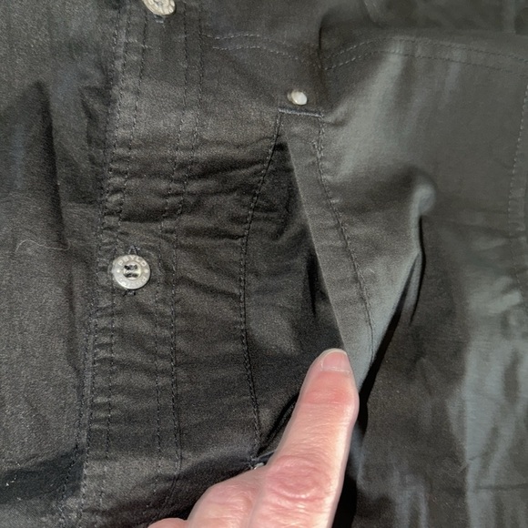 NWOT Psylo Black Sleeveless Graphic Button Down Top - Picture 6 of 6